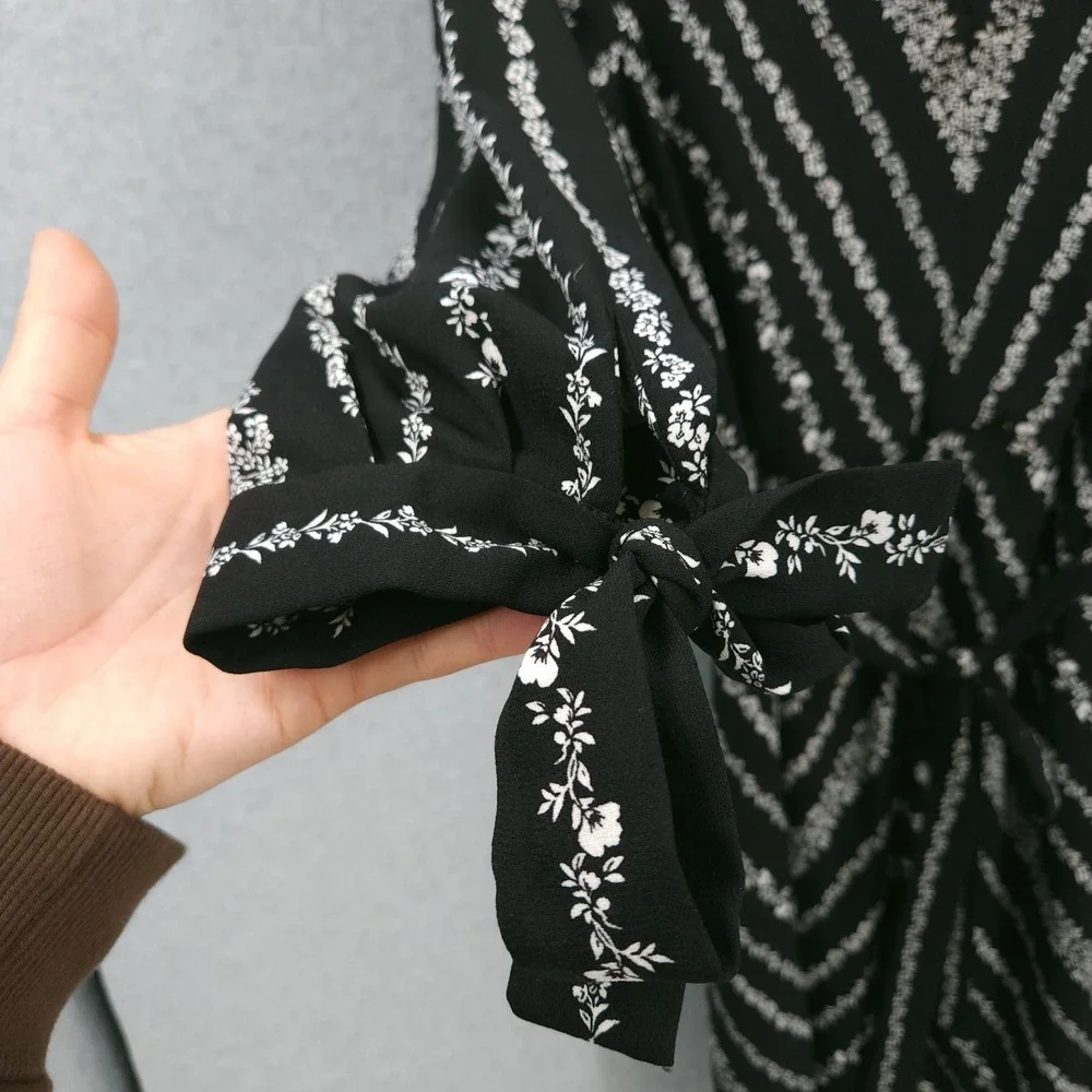 CeCe‎ Tie Belt Sleeve V Neck Floral Chain Short Black Dress Womens Size 2